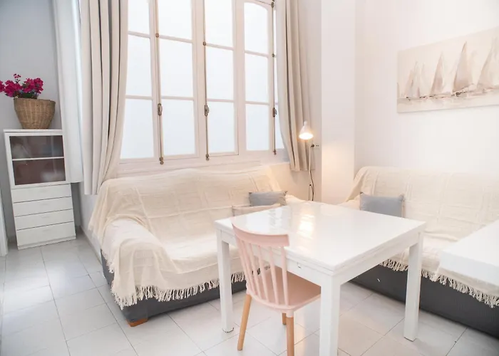 Encarnacion Playa Caleta * Кадіс